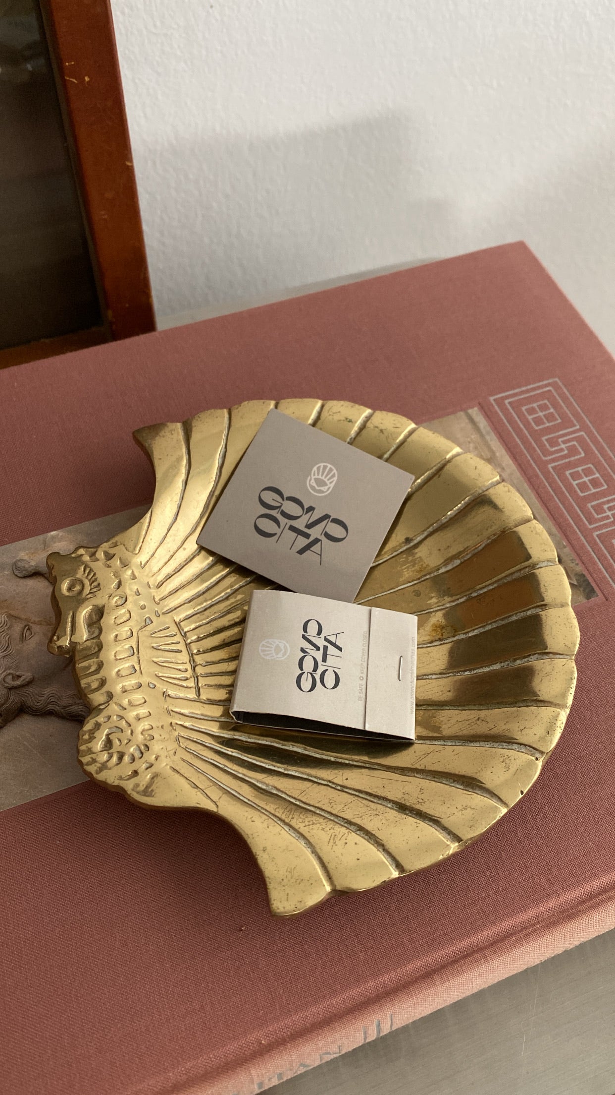 Brass Shell Catchall w/ Seahorse