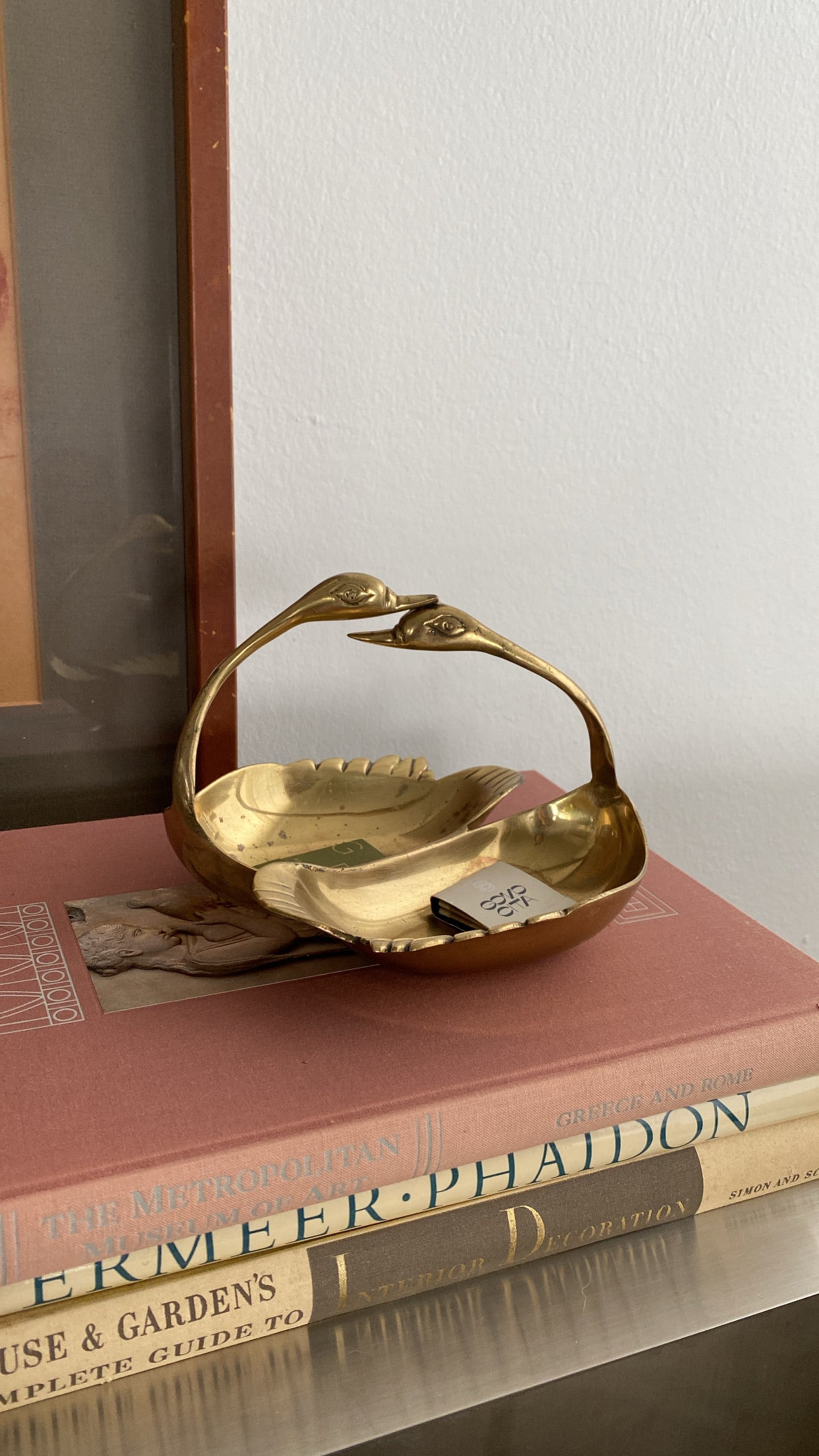 Kissing swans Brass Catchall