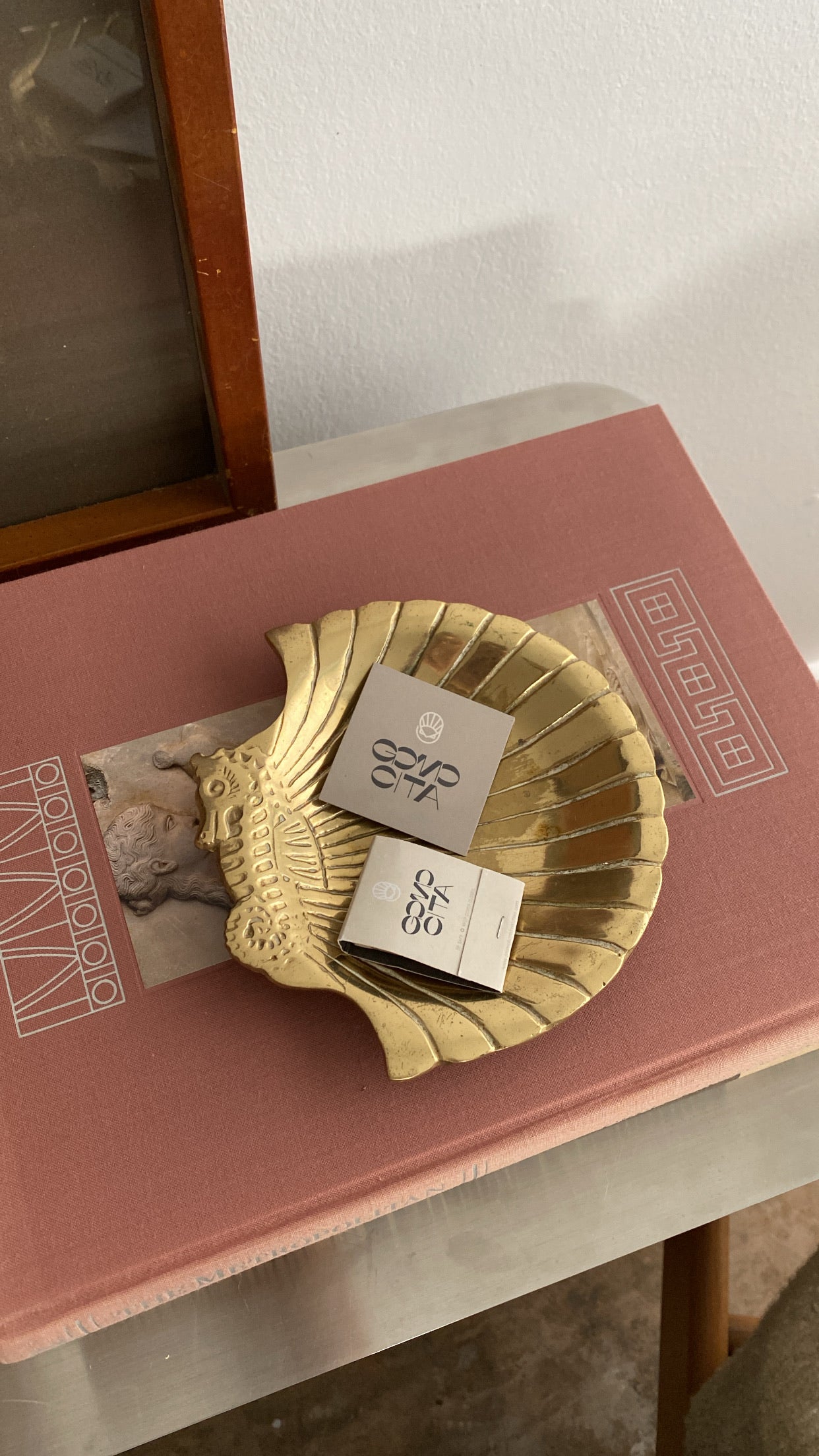 Brass Shell Catchall w/ Seahorse