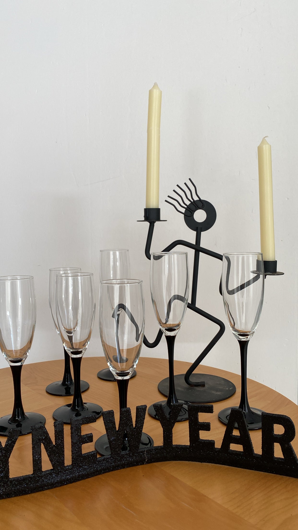 Assorted Black Stem Wine