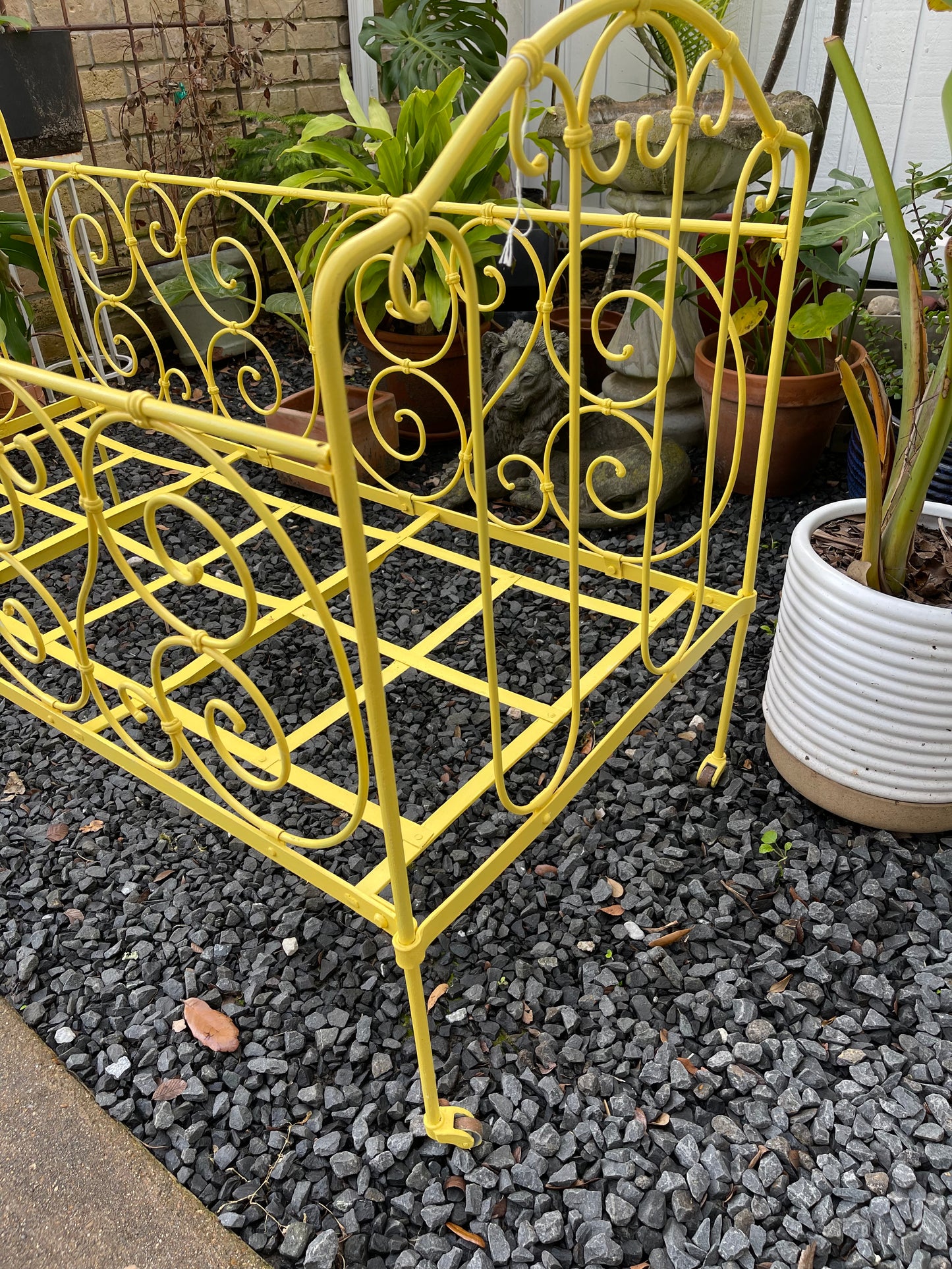 Antique Yellow Crib